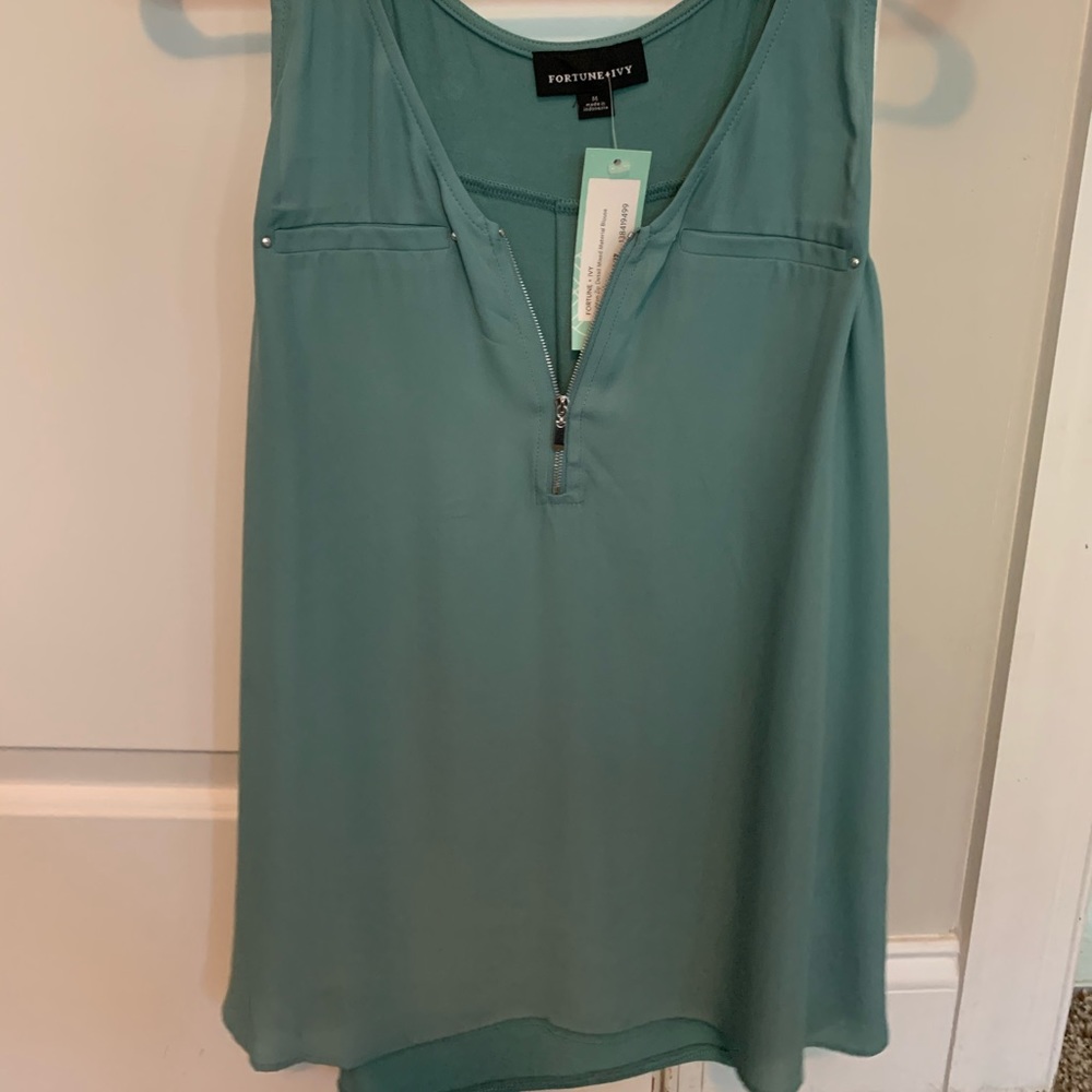 Fortune & Ivy lightweight tank top size Med